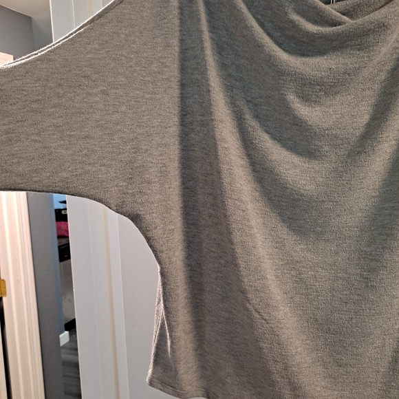 Dolman sleeve top - Picture 2 of 4